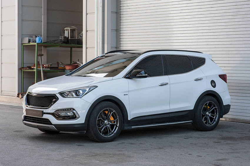 РЕШЕТКА РАДИАТОРА Roadruns НА HYUNDAI SANTA FE DM PRIME (НЕКРАШЕНАЯ)