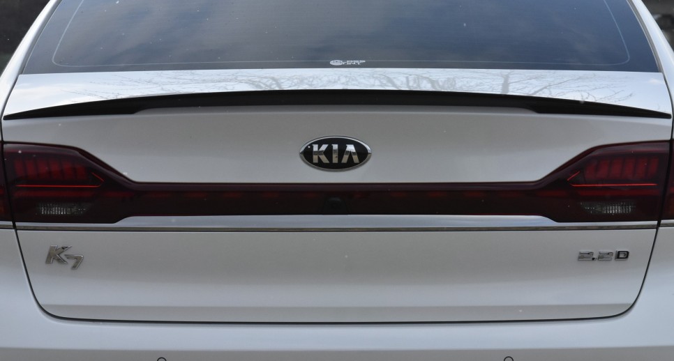 СПОЙЛЕР НА КРЫШКУ БАГАЖНИКА ONZIGOO НА KIA K7 YG 2019+